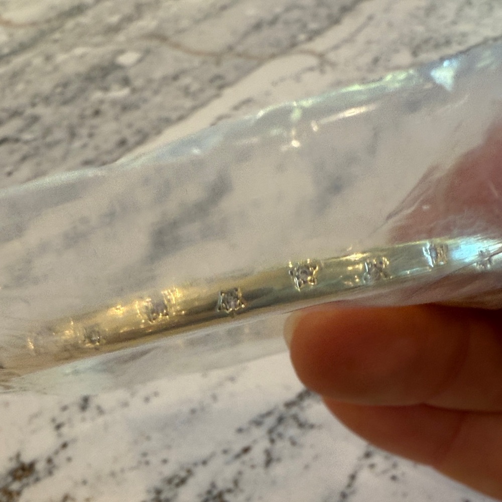 Elegant Gold Bracelet with Star Accents
